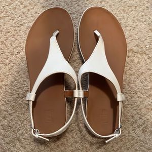 White fitflop size 8